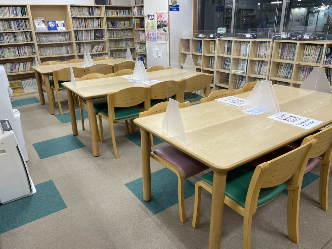 図書室、自習スペース
